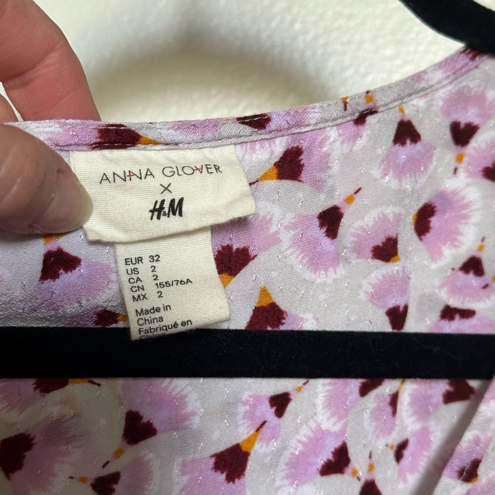 H&M Flowy Blouse Top Printed Swing Top Women's size 2 Pink Purple - Picture 4 of 4